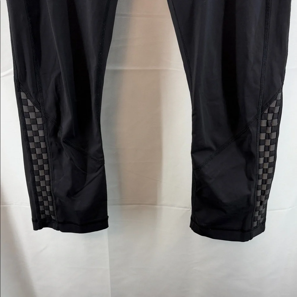 Lululemon Black Run: Inspire Crop II *Reflective Size 10